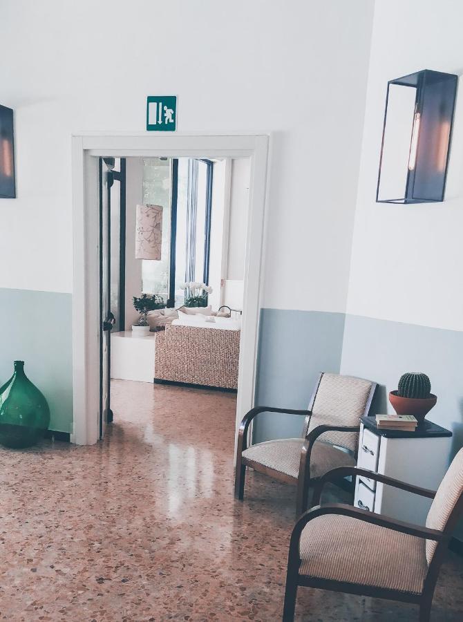 De La Ville Hotel Cattolica Exteriör bild