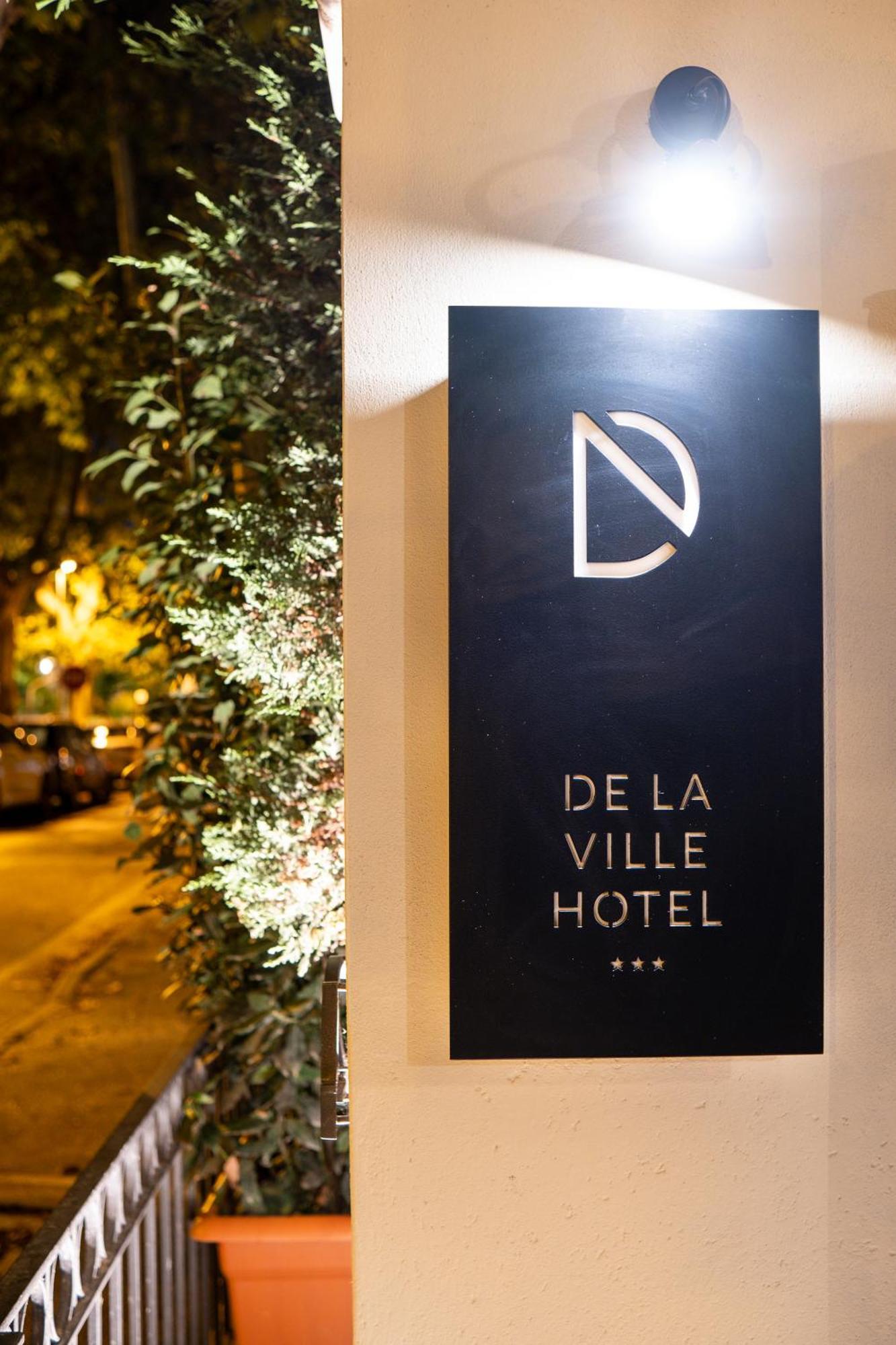 De La Ville Hotel Cattolica Exteriör bild